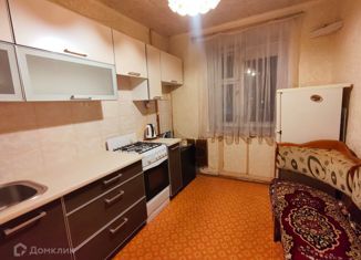 Продам четырехкомнатную квартиру, 77 м2, Чебоксары, улица Чапаева, 4, Ленинский район