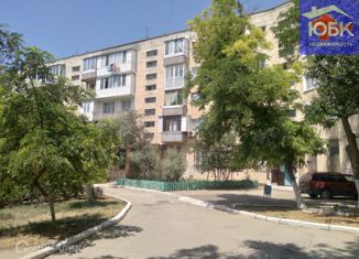 Продам 2-комнатную квартиру, 54 м2, посёлок городского типа Новоозёрное, улица Героев-Десантников, 11