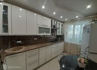 Трехкомнатная квартира на продажу, 67.6 м2, Керчь, улица Будённого, 26