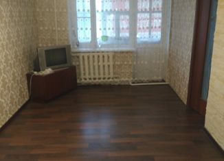 Продается трехкомнатная квартира, 45 м2, поселок Красногорняцкий, улица Чапаева, 37