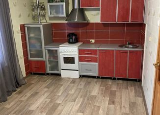 Продам 3-ком. квартиру, 88.1 м2, село Молочное, улица Шмидта, 18