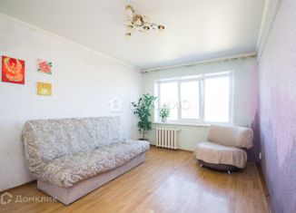 Продаю 2-ком. квартиру, 48 м2, Балаково, улица Факел Социализма, 8