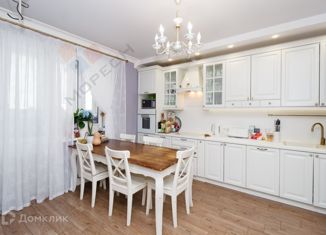 Продам 4-комнатную квартиру, 115 м2, Краснодар, Сормовская улица, 202/1, ЖК Сормовский