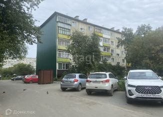 Четырехкомнатная квартира на продажу, 76 м2, Курган, улица Урицкого, 151