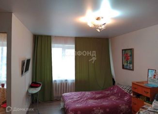 Продаю однокомнатную квартиру, 30.2 м2, Новосибирск, улица Блюхера, 59, метро Студенческая