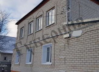 Продаю дом, 180 м2, поселок Комсомольский, Центральная улица
