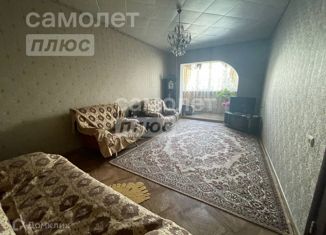 Продажа 4-комнатной квартиры, 69 м2, Астрахань, улица Аксакова, 12к4