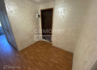 Продается трехкомнатная квартира, 60.3 м2, Астрахань, улица Адмирала Нахимова, 38