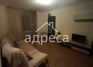 Продается 2-ком. квартира, 49 м2, поселок городского типа Стройкерамика, ЖК Детский Мир, улица Митрополита Мануила Лемешевского, 6