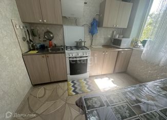 Продается трехкомнатная квартира, 60 м2, Челябинск, Комсомольский проспект, 38