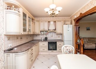 Продам 4-комнатную квартиру, 124.3 м2, Забайкальский край, улица Нечаева, 17В