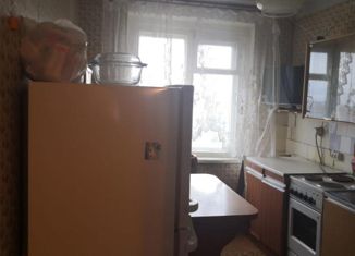Продам 3-комнатную квартиру, 63.3 м2, поселок городского типа Октябрьский, Комсомольская улица, 11
