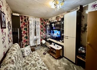 3-комнатная квартира на продажу, 41.9 м2, Санкт-Петербург, Ленинский проспект, 134к3, метро Ленинский проспект