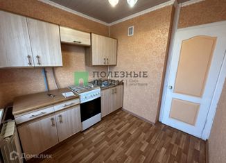 Продаю 3-ком. квартиру, 58 м2, Курган, Краснодонская улица, 17, жилой район Энергетики