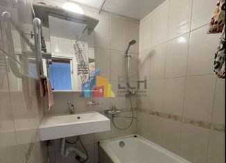 Продается 2-комнатная квартира, 38 м2, Москва, улица Гришина, 5, улица Гришина