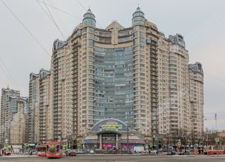 Продам 1-ком. квартиру, 32 м2, Санкт-Петербург, проспект Луначарского, 11к1, метро Озерки