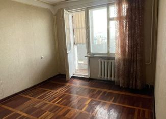 Продам трехкомнатную квартиру, 38 м2, Нальчик, улица 2-й Таманской Дивизии, 31, район Дубки