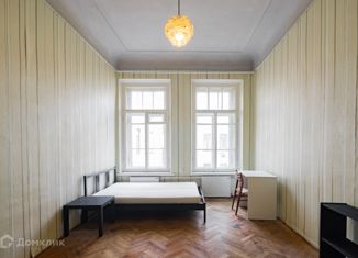 Продам трехкомнатную квартиру, 118.6 м2, Санкт-Петербург, улица Радищева, 17-19, улица Радищева