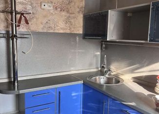 Двухкомнатная квартира на продажу, 49 м2, посёлок городского типа Медведево, Коммунистическая улица, 28