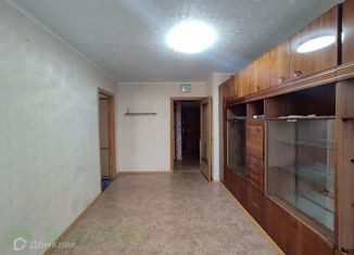 Двухкомнатная квартира на продажу, 40.2 м2, Канаш, микрорайон Восточный, 17