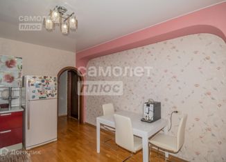 Продается 2-ком. квартира, 69 м2, Челябинск, улица Братьев Кашириных, 151