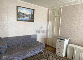 Продается 1-комнатная квартира, 30 м2, Челябинская область, улица Гагарина, 20