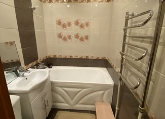 Продаю 2-комнатную квартиру, 44.5 м2, Сельцо, улица Мейпариани, 34