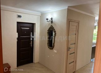 Продается трехкомнатная квартира, 70 м2, Армавир, улица Тимирязева, 82А