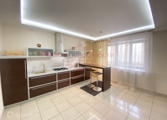 Продажа 2-ком. квартиры, 73 м2, Оренбургская область, улица Родимцева, 20