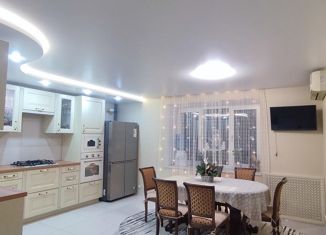 Продам 3-ком. квартиру, 115 м2, Самара, улица Мичурина, 147А, метро Российская