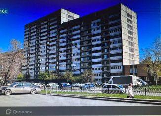 Продается 2-комнатная квартира, 57.5 м2, Екатеринбург, улица Серова, 21, улица Серова