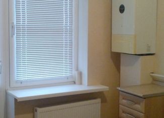 Продаю однокомнатную квартиру, 30 м2, Азов, Украинская улица, 12