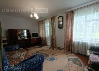 Продаю 4-ком. квартиру, 87 м2, Славянск-на-Кубани, улица Юных Коммунаров