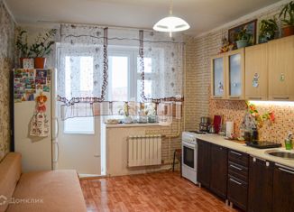 Продается 3-ком. квартира, 93 м2, деревня Жилина, улица Генерала Лаврова, 12