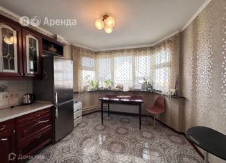 Сдается в аренду 3-комнатная квартира, 76 м2, Москва, улица Маршала Кожедуба, 2к1, метро Марьино