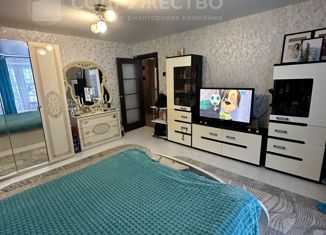 Продажа трехкомнатной квартиры, 77 м2, Бор, 2-й микрорайон, 40