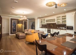 Продается 5-комнатная квартира, 183.2 м2, Хабаровск, Комсомольская улица, 38А