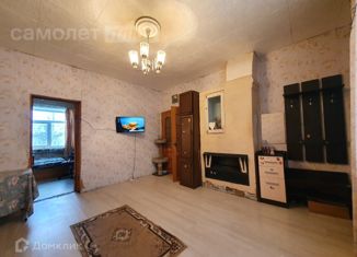 3-комнатная квартира на продажу, 80 м2, Артёмовский, улица Физкультурников, 25