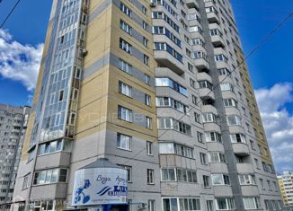 Продаю 1-ком. квартиру, 36 м2, Киров, Современная улица, 1