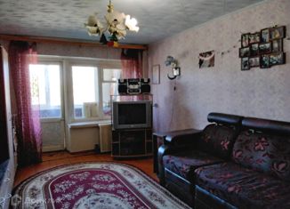 Продается трехкомнатная квартира, 62.3 м2, поселок городского типа Яйва, улица Энергетиков, 21