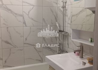 Сдам в аренду 1-ком. квартиру, 32 м2, Керчь, улица Кирова, 81