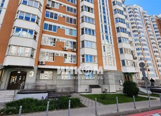 Продаю 1-ком. квартиру, 37.6 м2, Москва, улица Бориса Пастернака, 7, метро Рассказовка