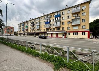 Двухкомнатная квартира на продажу, 42.1 м2, Белово, улица Ленина, 8