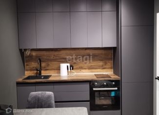 Сдам 2-ком. квартиру, 53 м2, Сургут, Университетская улица, 15