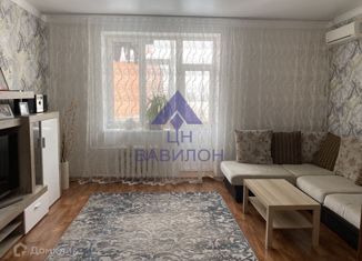 Продаю четырехкомнатную квартиру, 100 м2, Волгодонск, улица Гагарина, 61