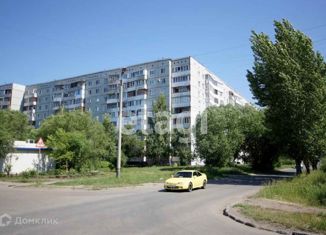 Продаю трехкомнатную квартиру, 64 м2, Омская область, улица Дмитриева, 2/1