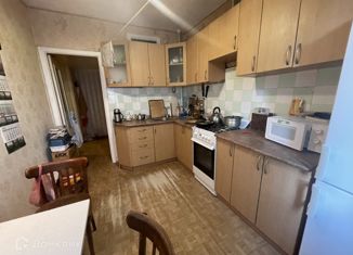 Продам 3-комнатную квартиру, 57.1 м2, Санкт-Петербург, улица Беринга, 26к2, улица Беринга