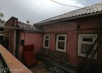 Продается двухкомнатная квартира, 32 м2, Майкоп, улица Победы, 13