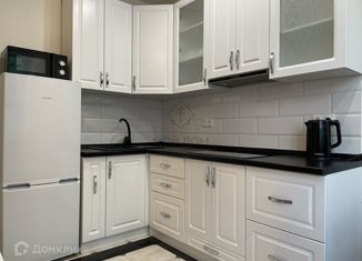 Аренда 1-ком. квартиры, 38 м2, Москва, улица Лавриненко, 3, район Некрасовка