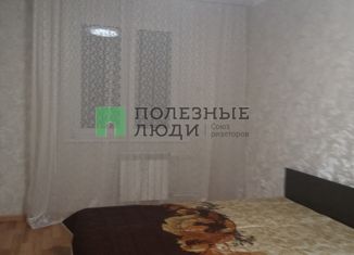 Сдаю 2-ком. квартиру, 56 м2, Альметьевск, улица Рината Галеева, 35